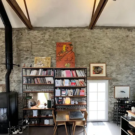 Les Rochers Bed & Breakfast