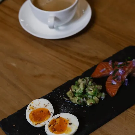 Les Rochers Nocleg ze śniadaniem 4*