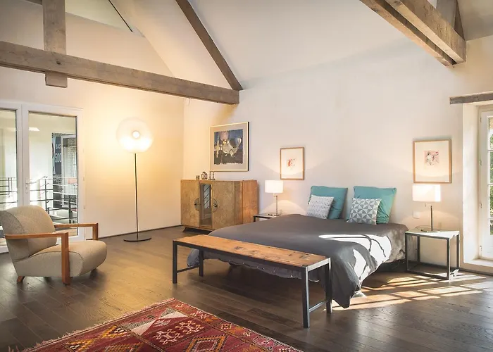 Couette-café Les Rochers 4*