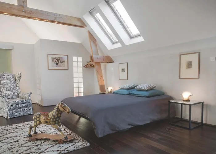 Les Rochers Bed & Breakfast 4*