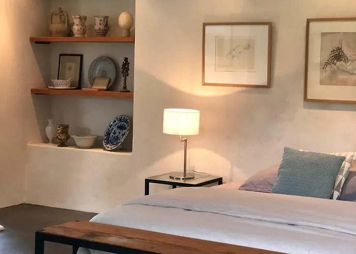 Les Rochers Nocleg ze śniadaniem 4*