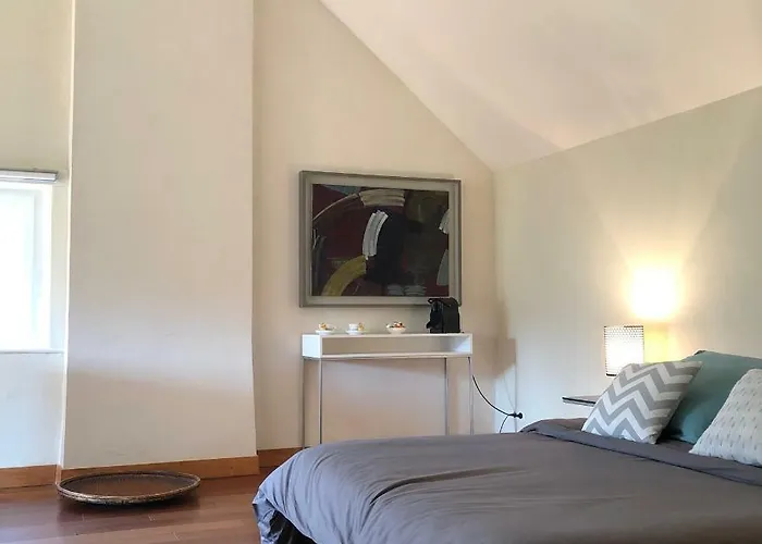 Les Rochers Bed & Breakfast 4*